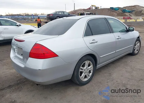 2007 Honda Accord 2.4 Ex z USA, uszkodzony, nr VIN 1HGCM56897A222117